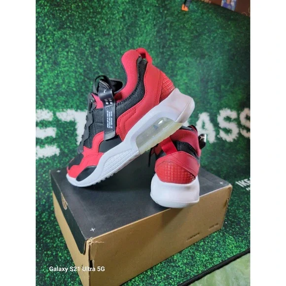 Jordan MA2 Bred W - CW5992-600 Size 10.5 - with original box excellent condition - Picture 3 of 13